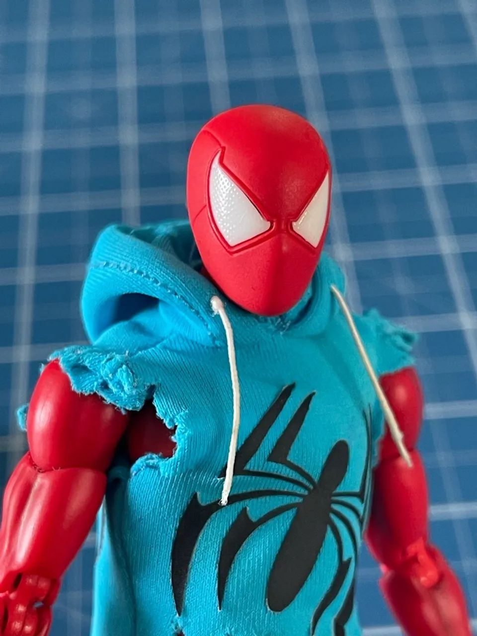Aranha escarlate - Mafex Original / customizado  - Foto 2