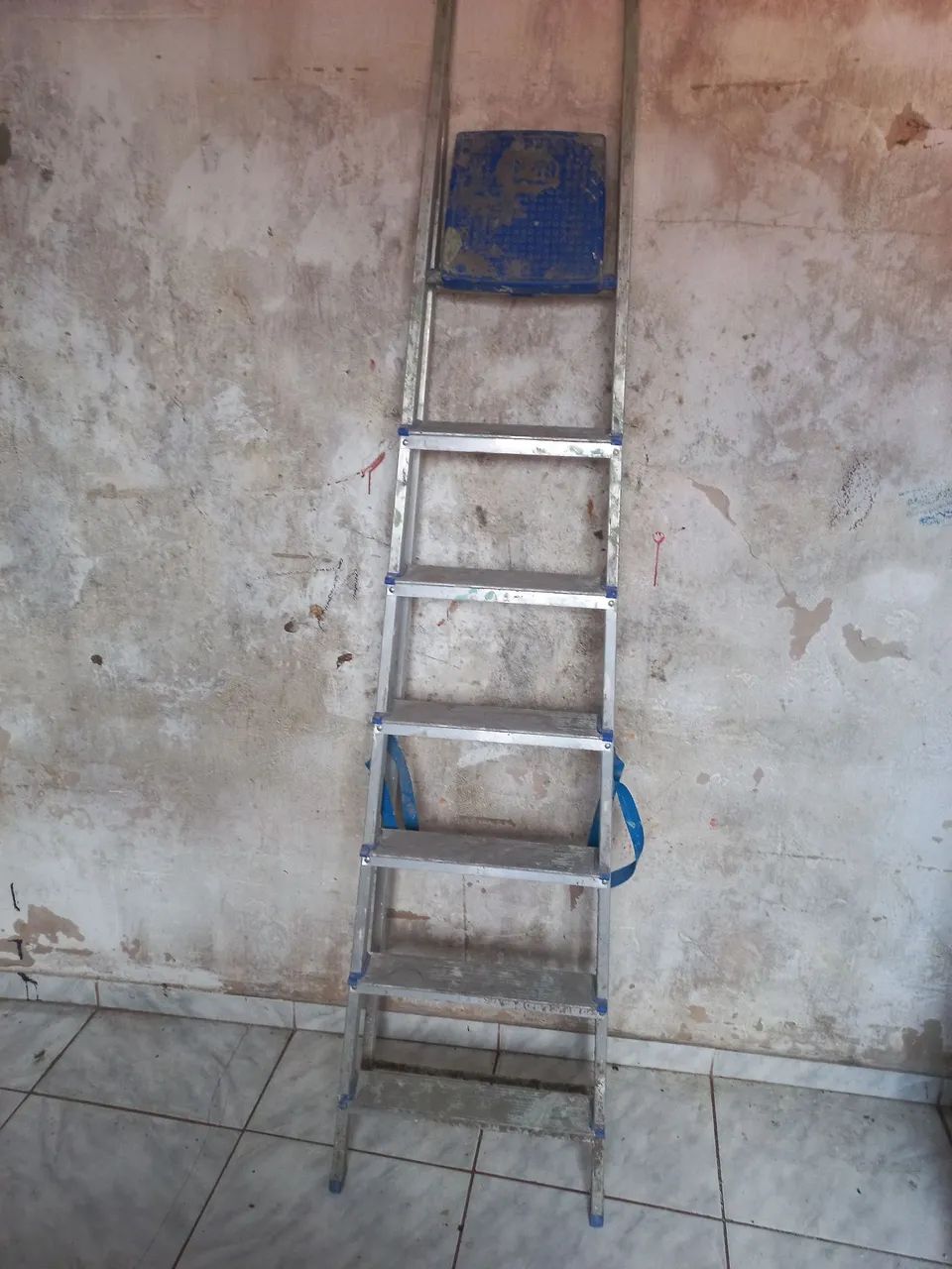 Escada de alumínio bem conservada - Foto 2