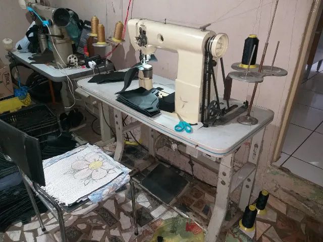 Vende-se ou troca maquina de costura - Foto 2