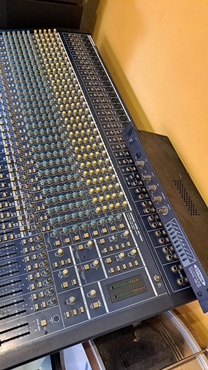 Behringer Eurodesk mx 3282A 