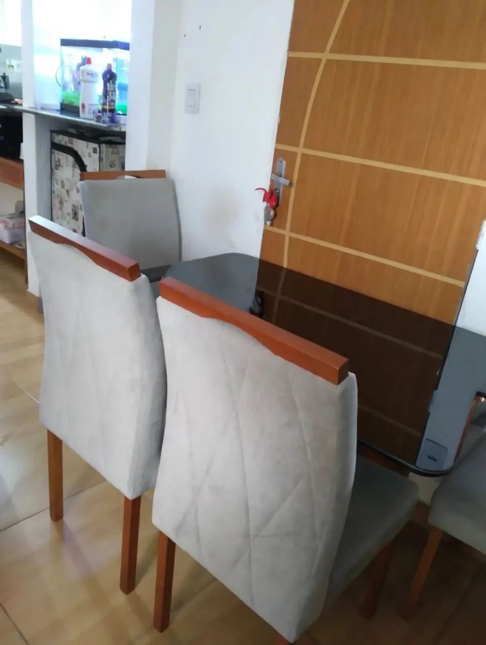 Mesa com 4 cadeiras