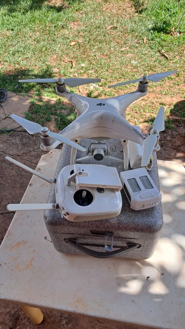 Drone dji phantom 4 para conserto ou retirada de peças  - Foto 4