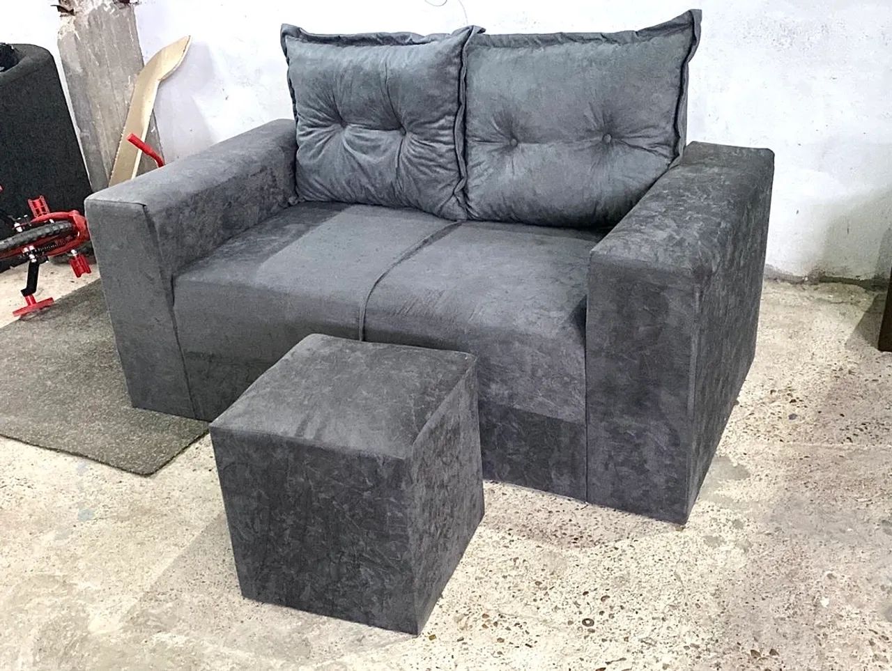 Sofá 2 Lugares + Puff de brinde (Entrega Grátis)