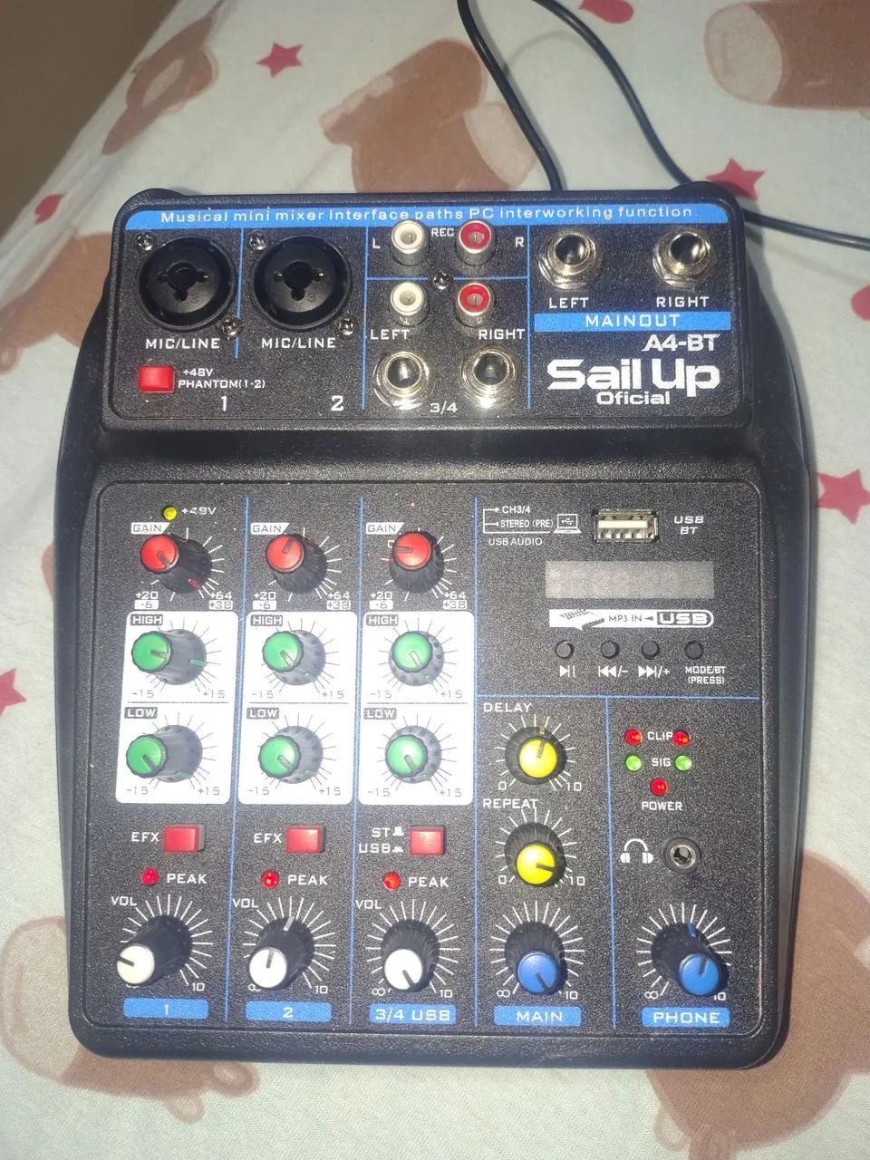Mesa de 4 canais que pega bluetooth 