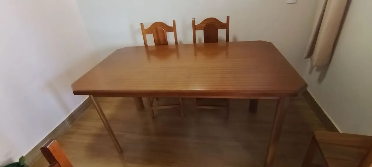 Conjunto de mesa com 6 cadeiras  - Foto 2