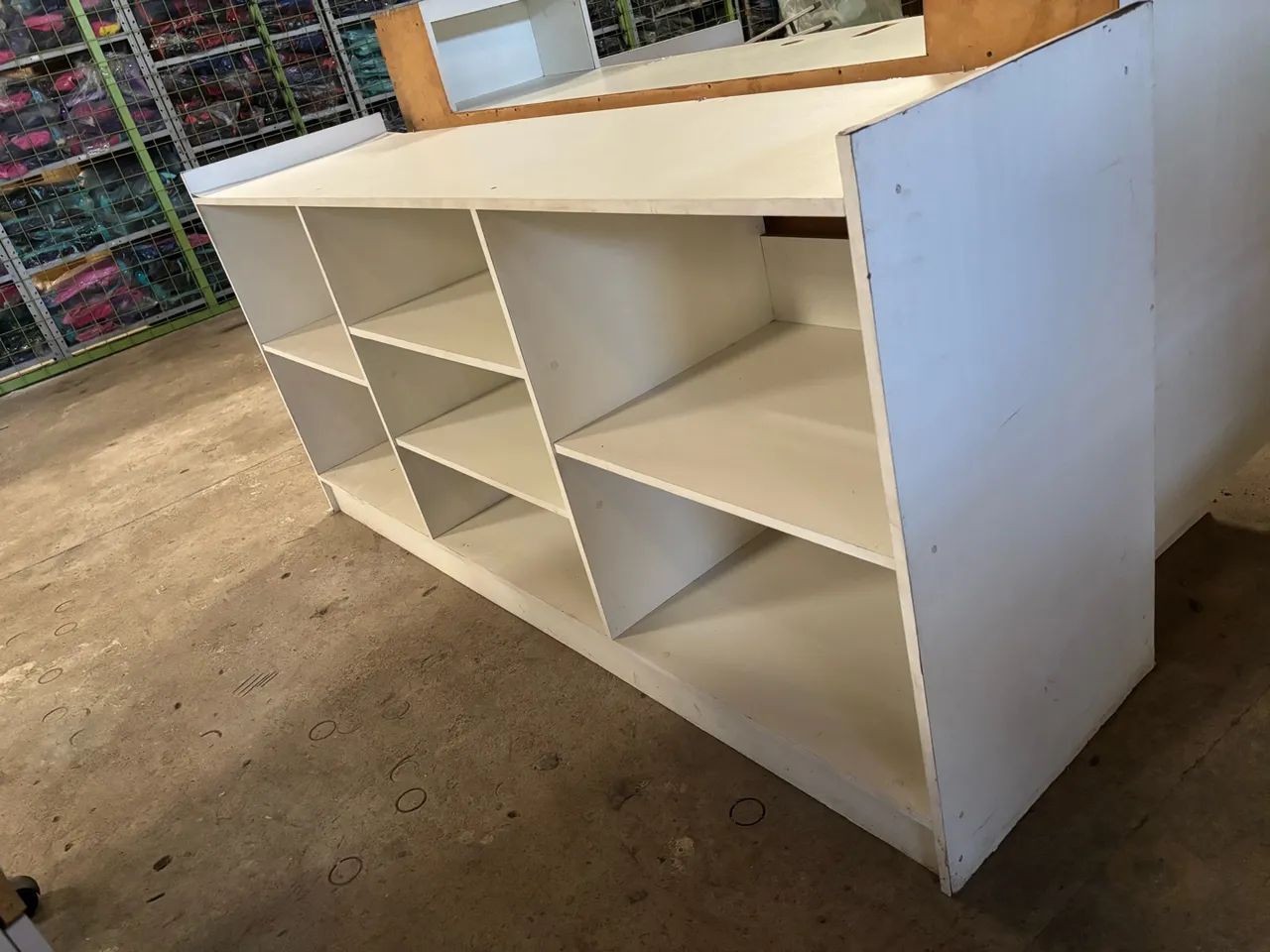 Balcão Vitrine Expositor Loja MDF Branco - Ótimo Estado - Foto 2