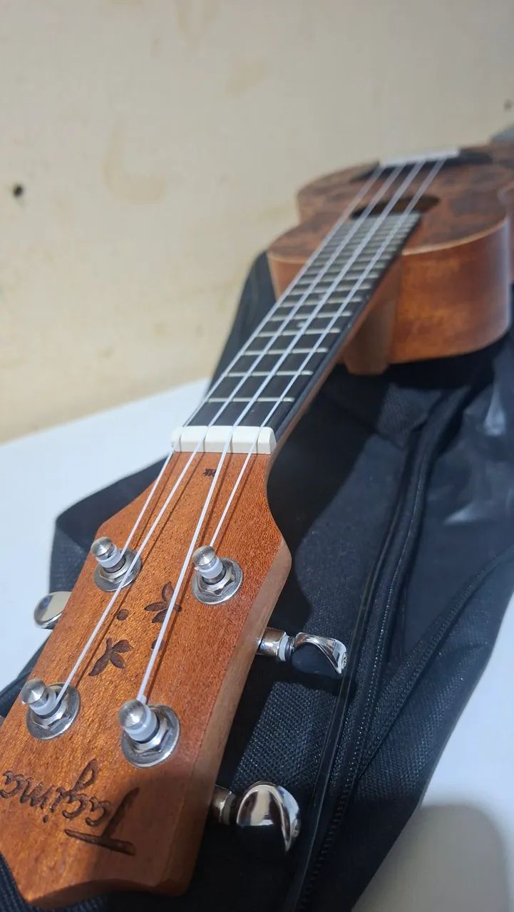 UKULELE - Foto 3