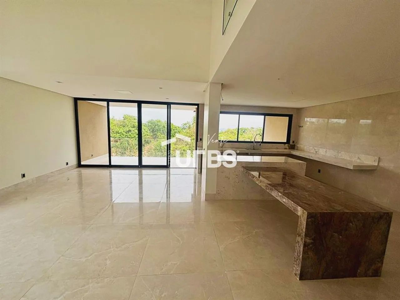 Sobrado Triplex Condomínio do Lago - Foto 4