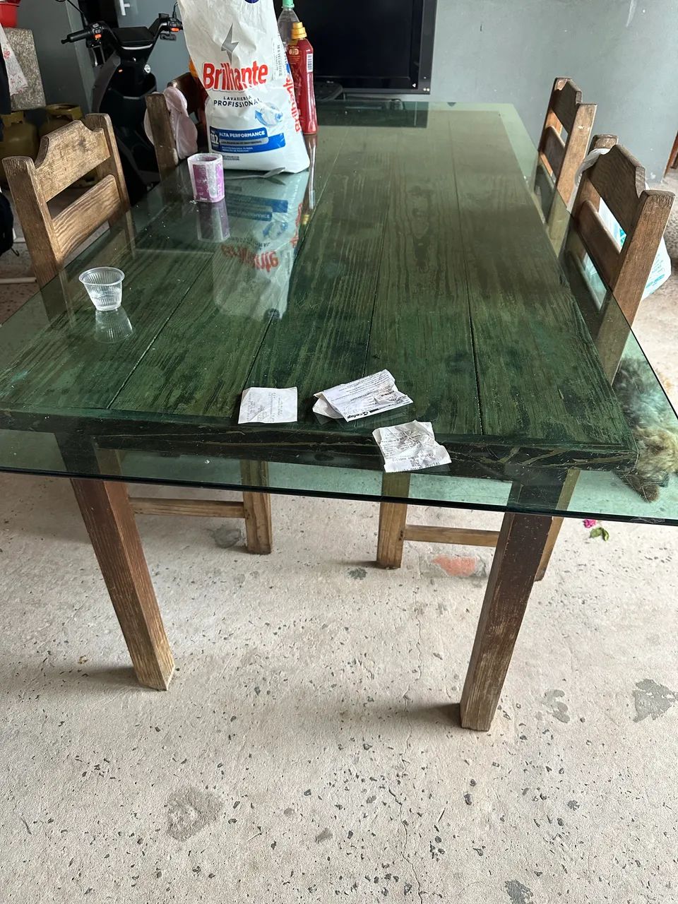 Mesa madeira grande para quintal com vidro encima  - Foto 2