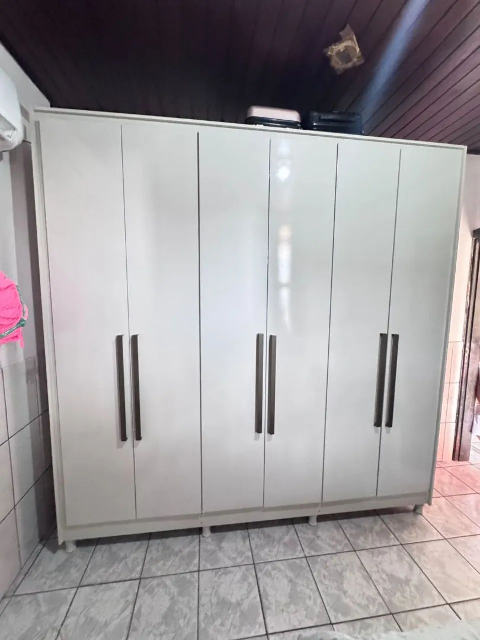 Guarda roupa 6 portas MDF.