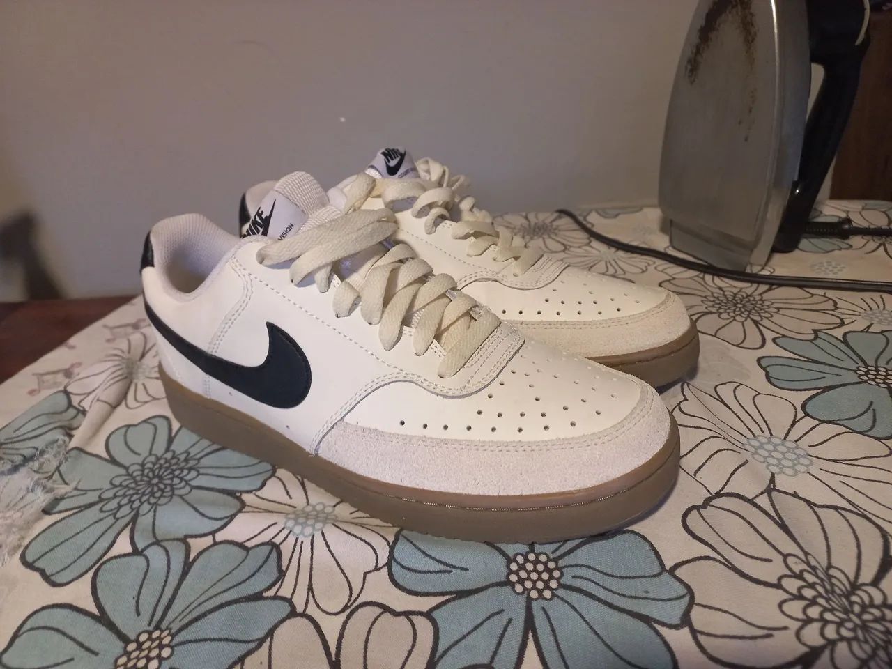 Tênis Nike Vision Low 40 