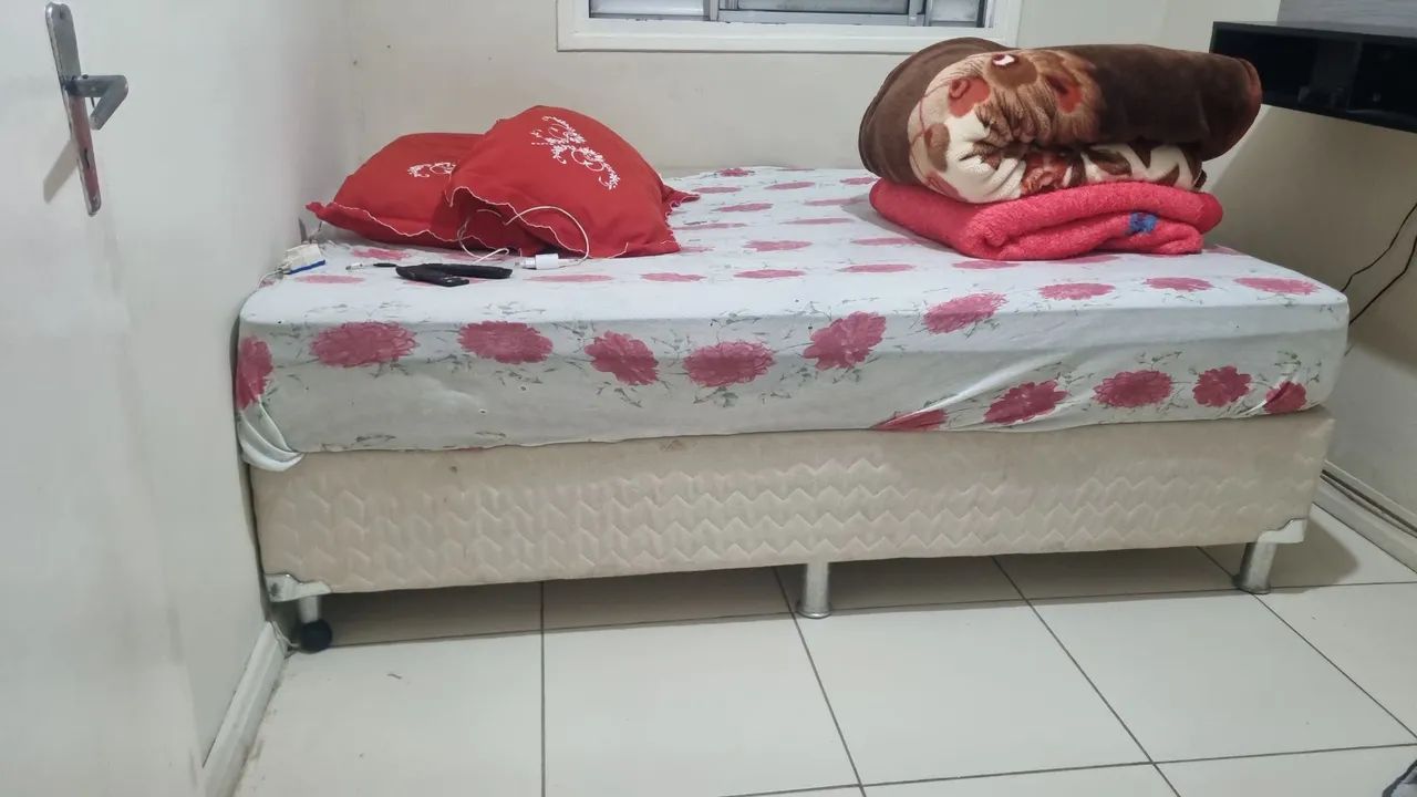 Vende se cama box R$350,00