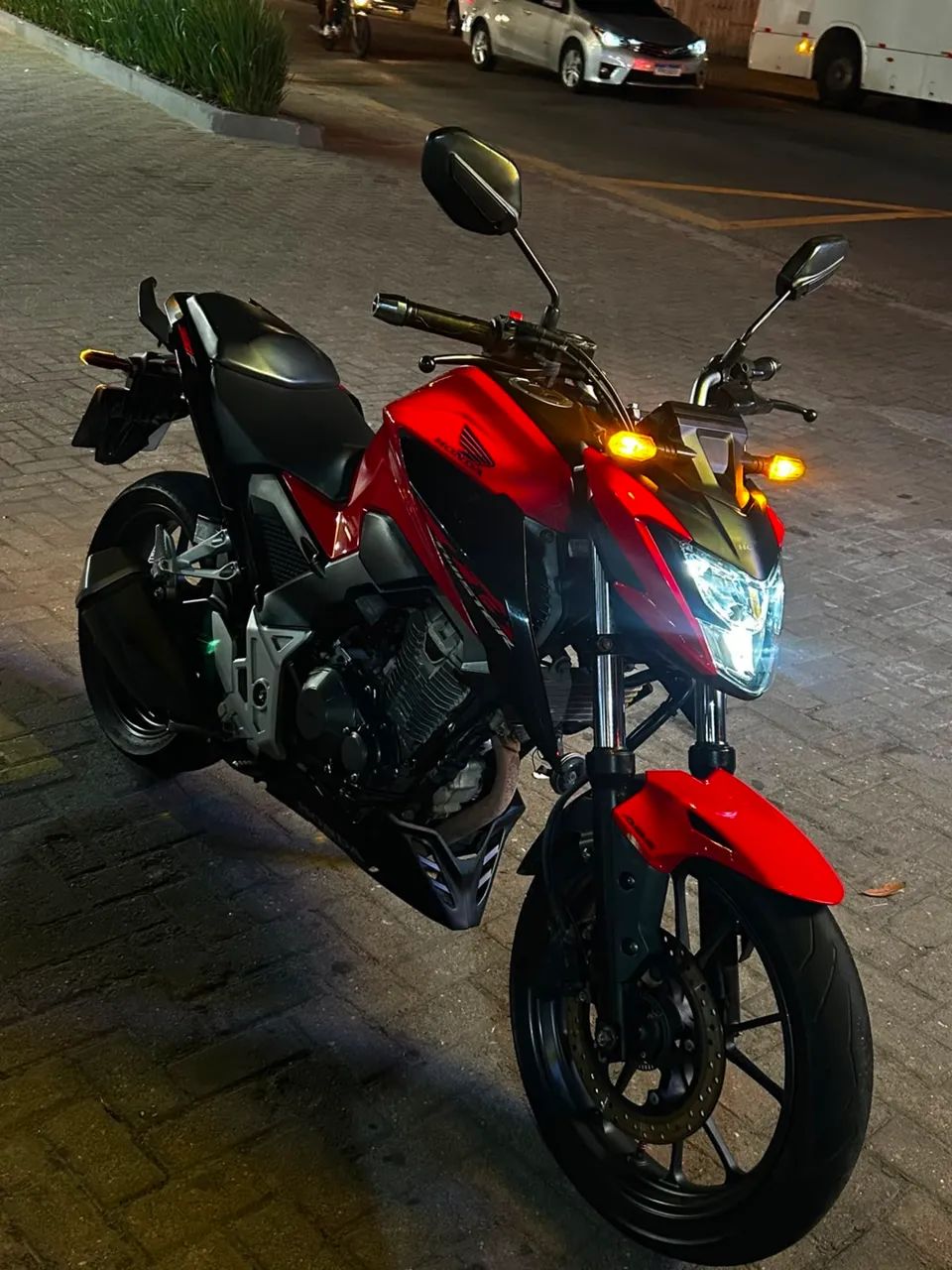 Moto CB300F  - Foto 3