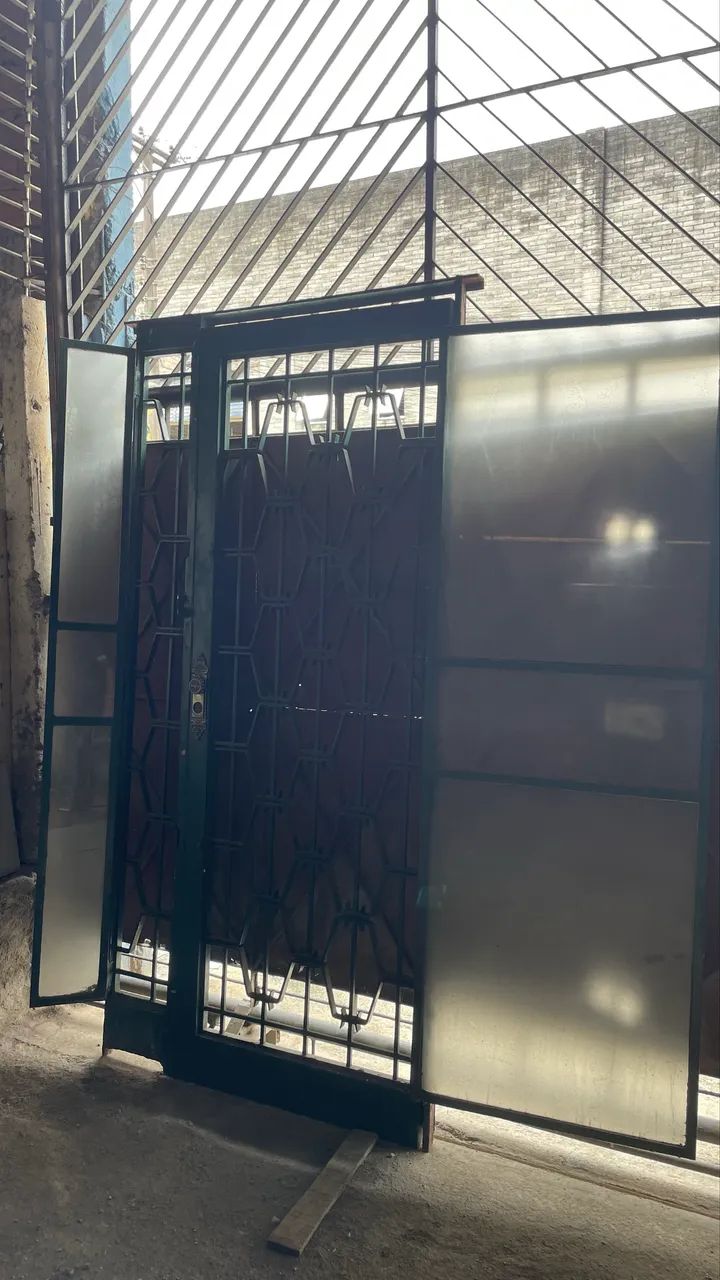 Porta Antiga de Ferro Maciço - Peça de Demolição 417562695534520324