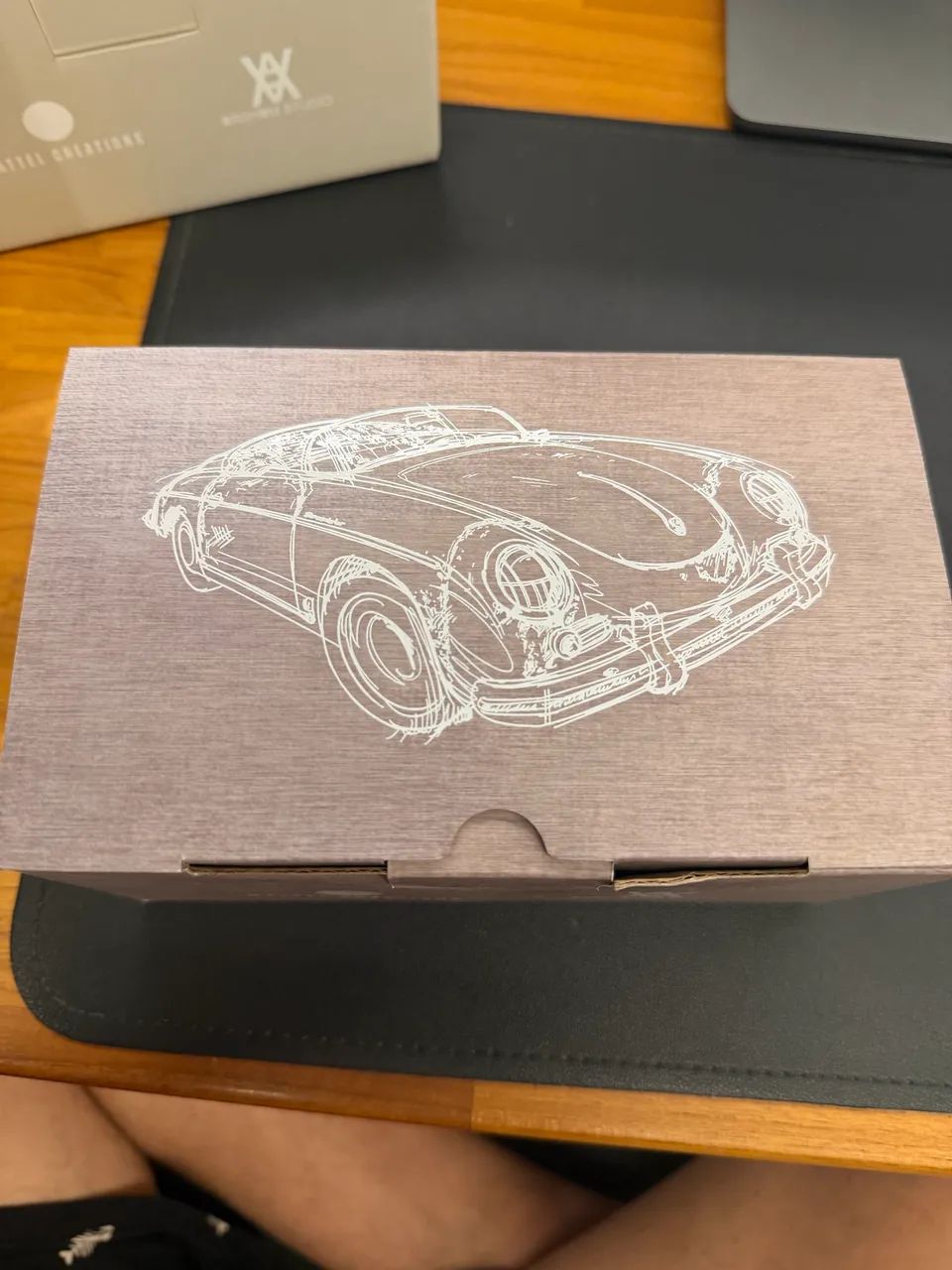 Hot Wheels x Daniel Arsham Porsche 356 ?Bonsai? Speedster RLC Collector Limited - Foto 5