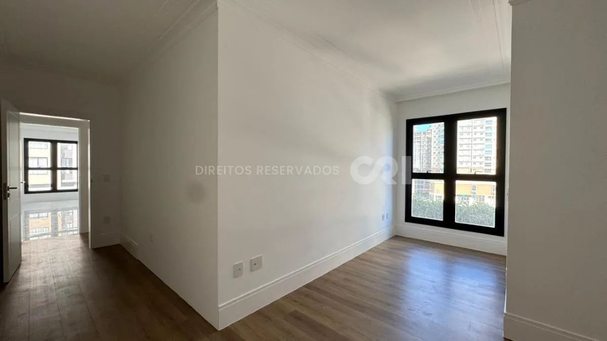 Apartamento exclusivo com 4 suítes no Edifício St. Clair no Centro de Itapema - Foto 3