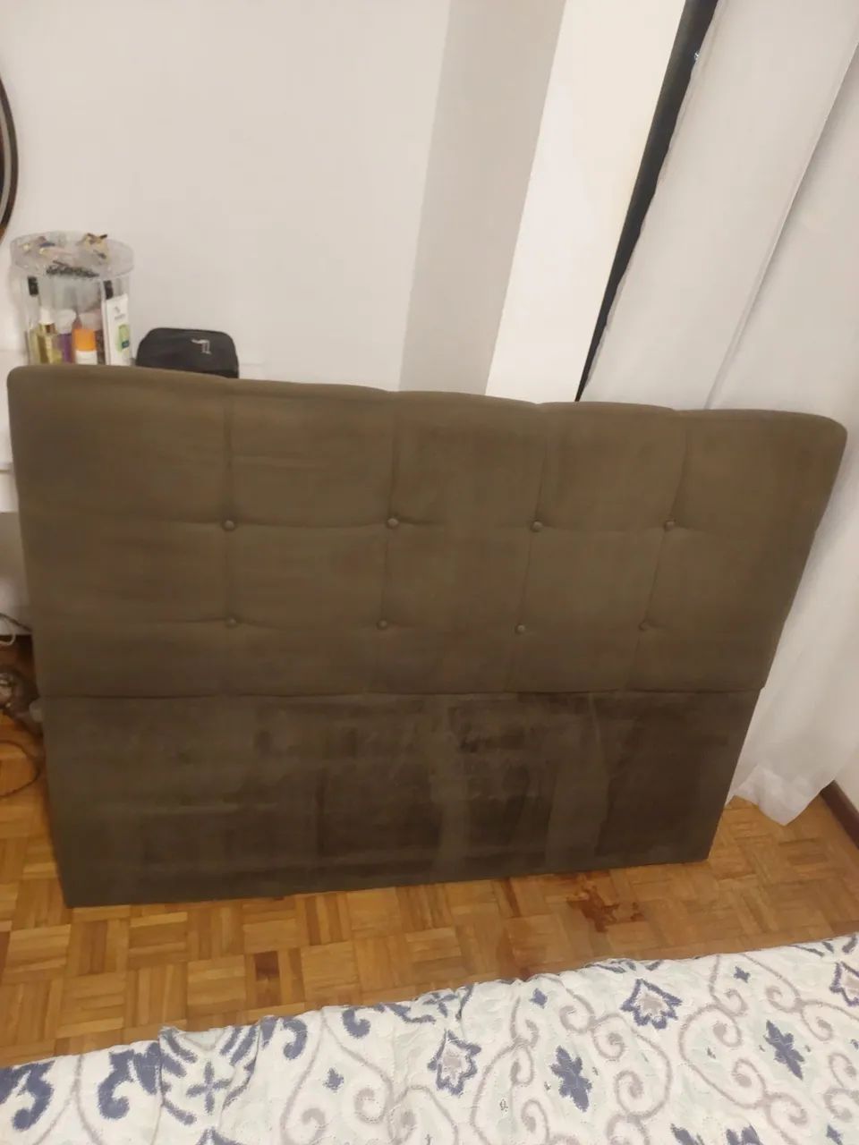 Encosto se cama muito conservado