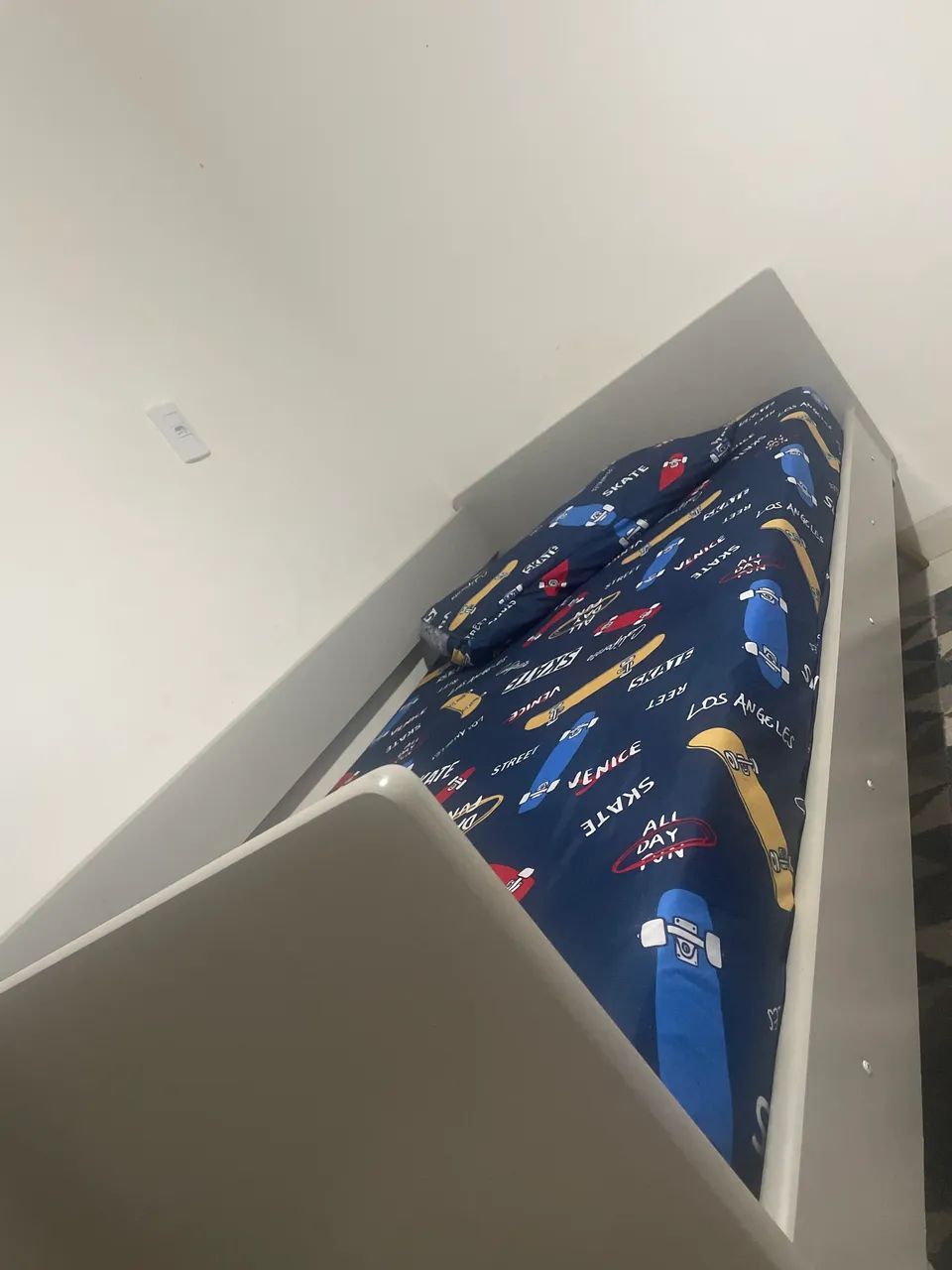 Quarto solteiro cama e guarda-roupa ( sem colchão) - Foto 3
