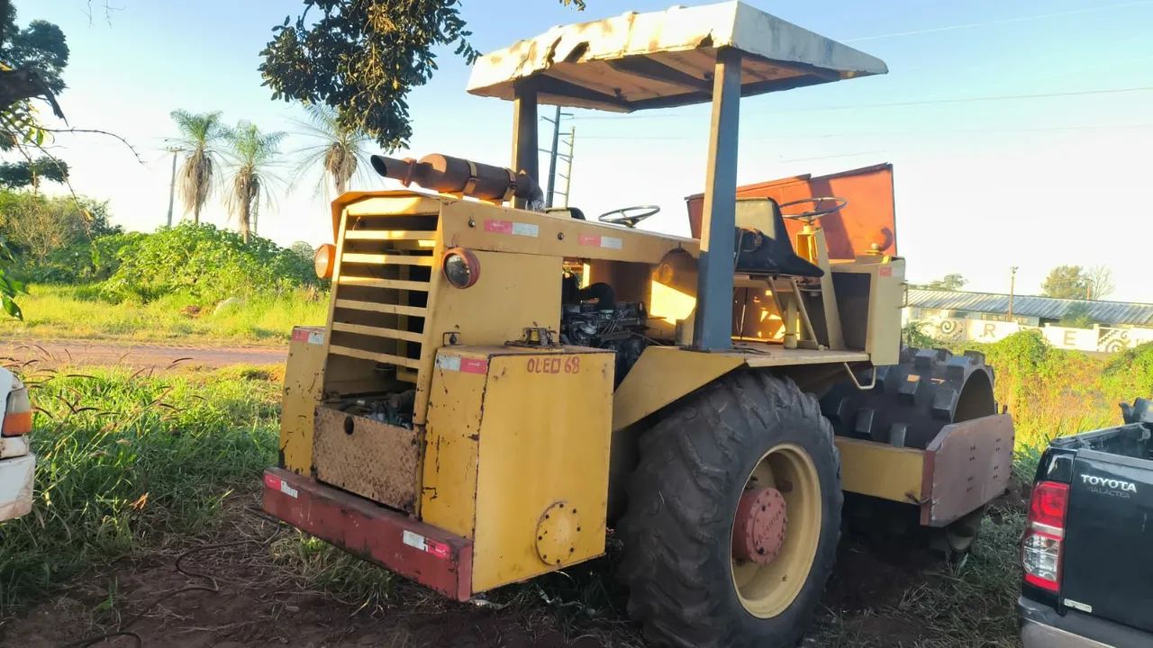 ROLO COMPACTADOR MULLER VAP 70 ANO 1993