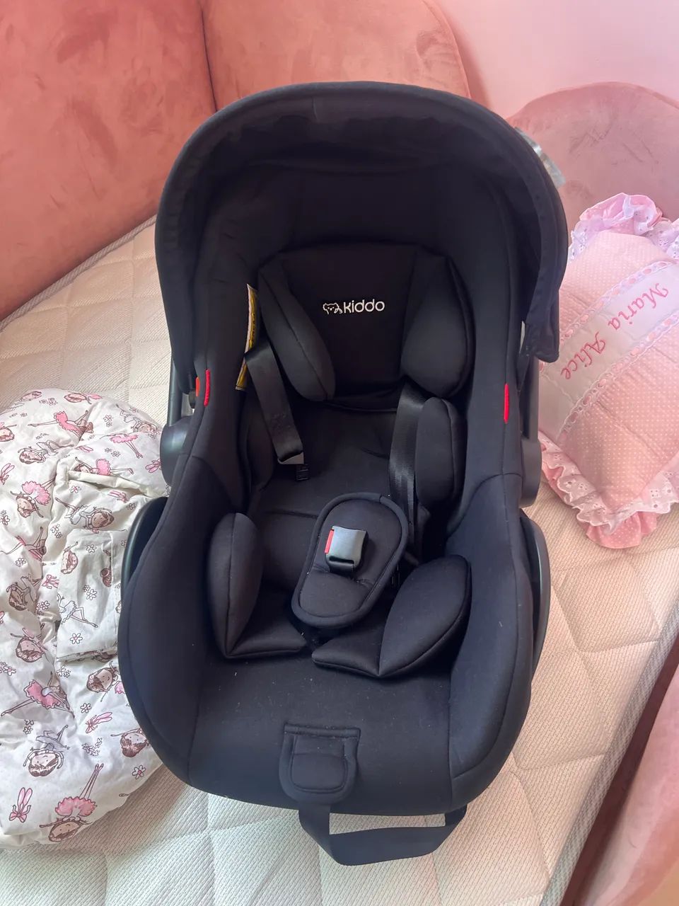 Bebê conforto semi novo 