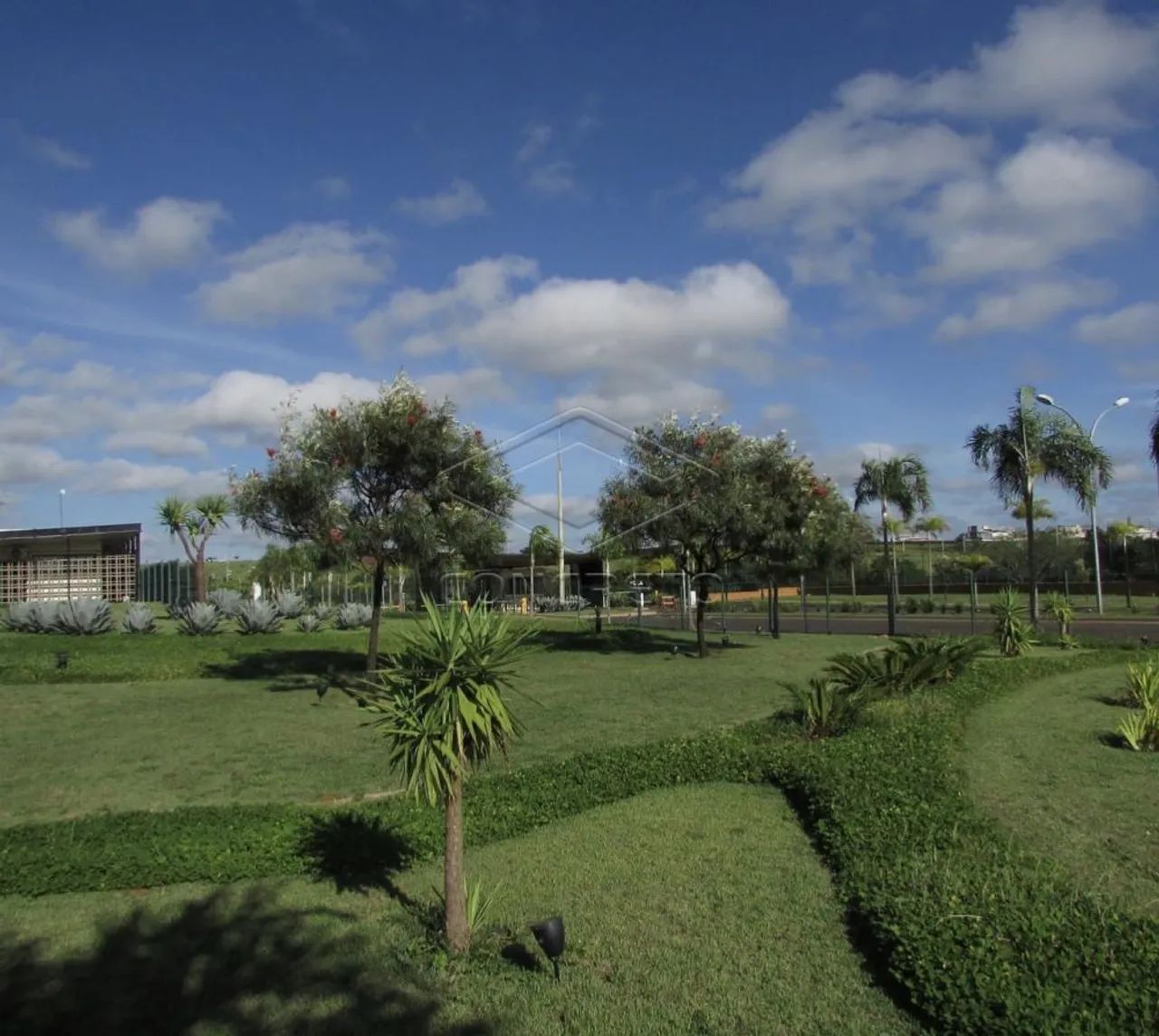 EXCELENTE LOTE PRÓXIMO AO CLUBE - Foto 4