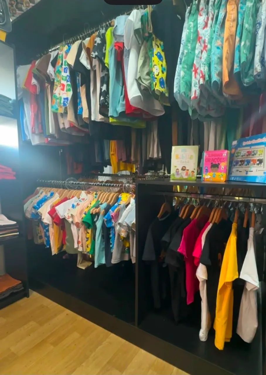 Vendo mobilia completa de loja de roupa infantil. - Foto 4