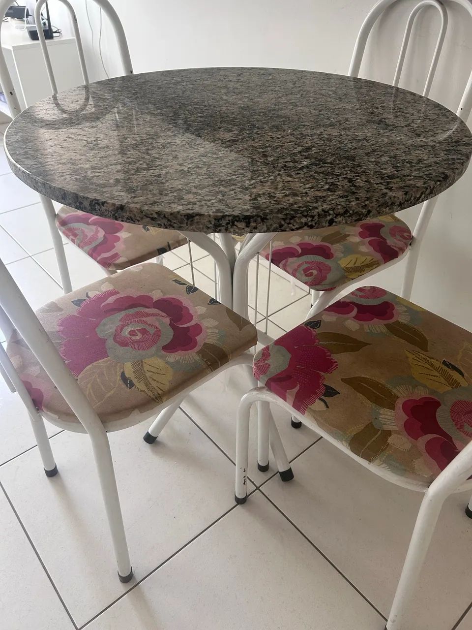 Mesa de jantar com cadeiras  - Foto 3