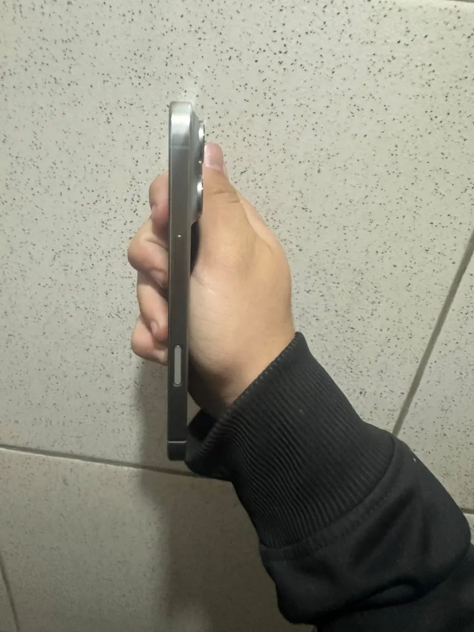 IPHONE 16 PRO SEMI NOVO - Foto 3