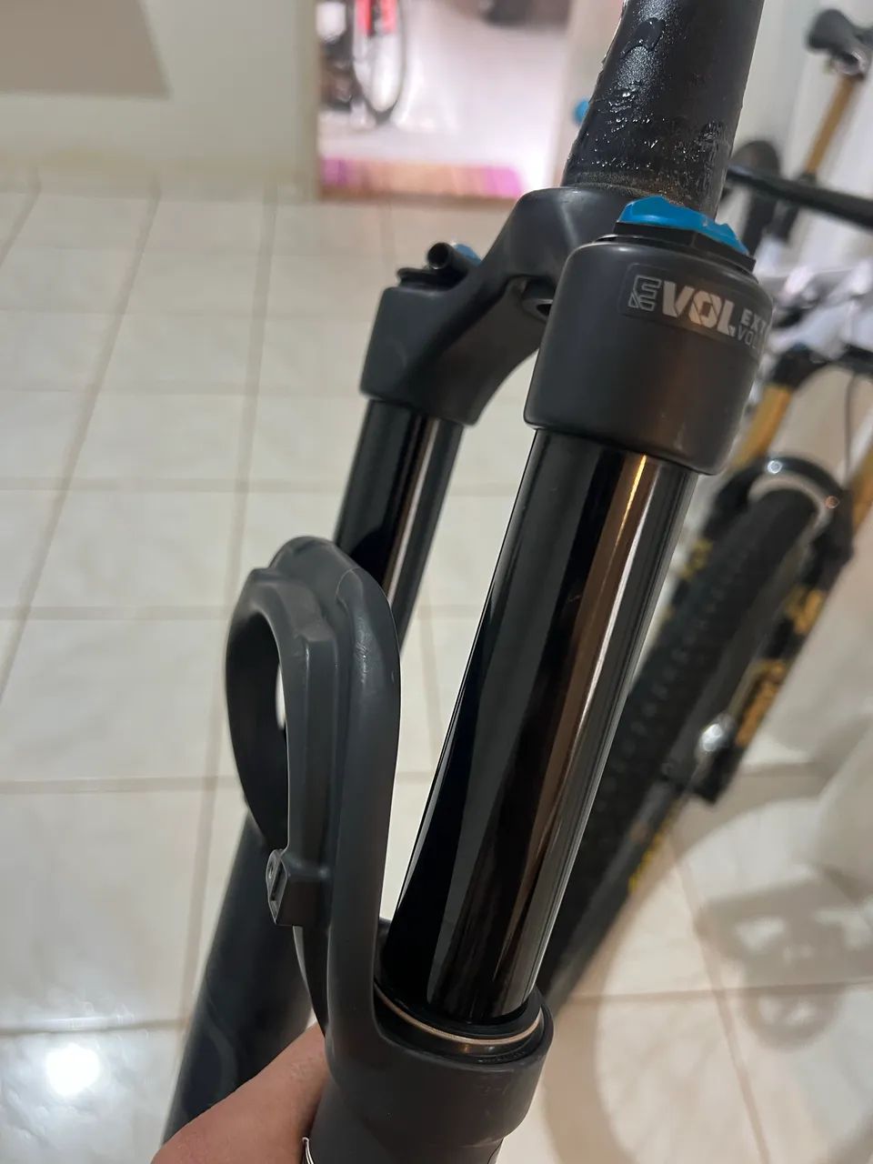 Suspensão FOX stepcast 32 100mm - Foto 3