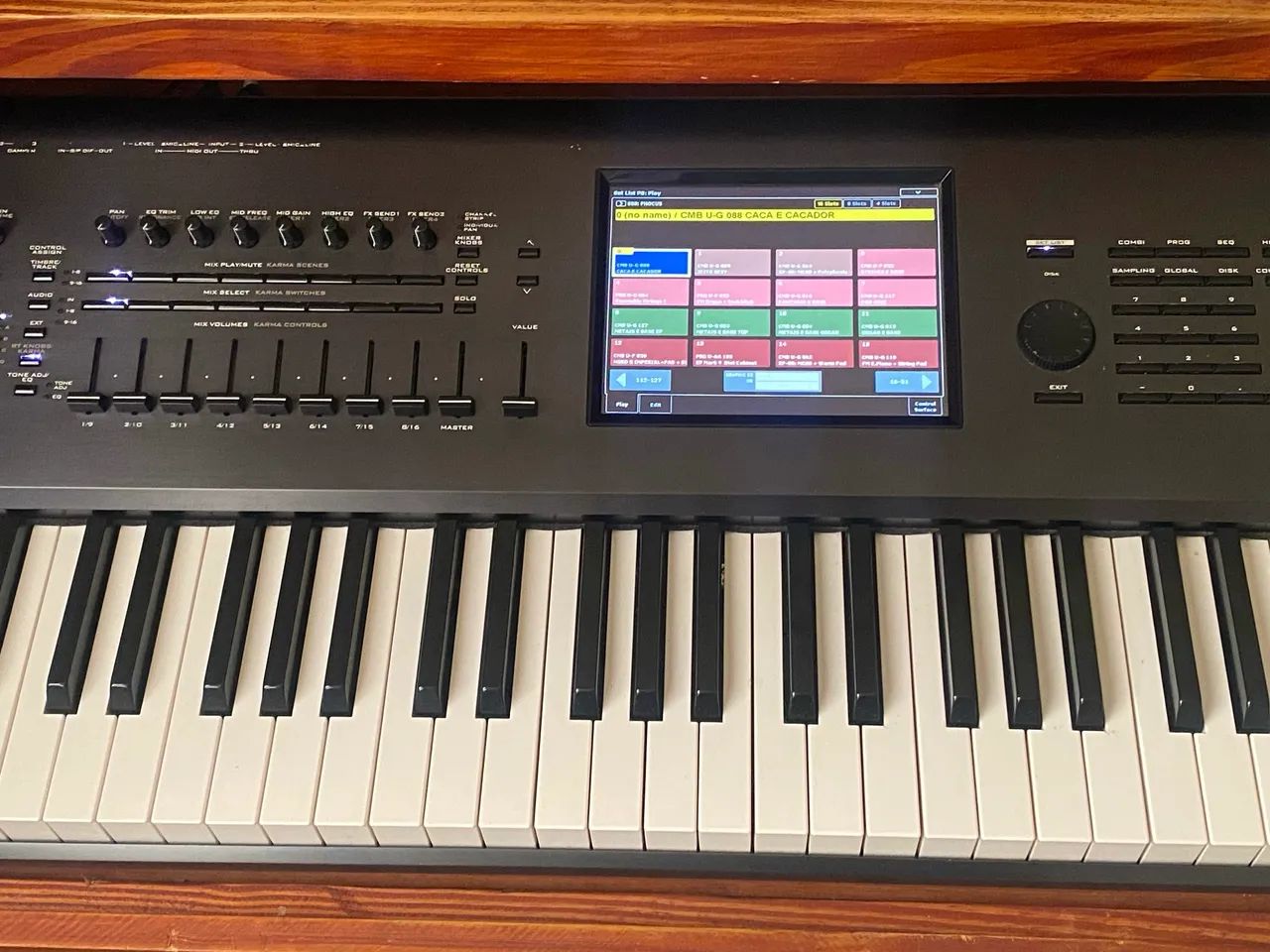 Vendo Korg kronos x 73 teclas  - Foto 2