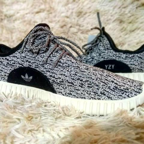 Tênis Adidas Yeezy