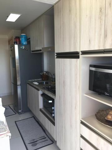 Lindo apartamento no Ed. Harmonia - Semi mobiliado, anda alto, sol da manhã, 2 vagas - Foto 6