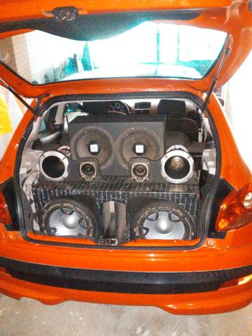Carro mais o som valou 14.200