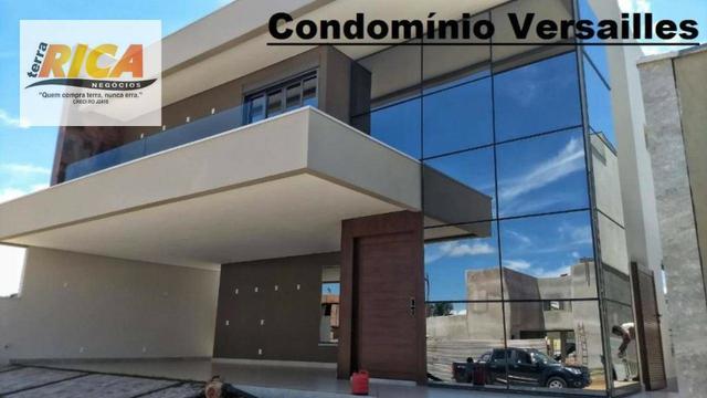 Casa de alto padrão com 4 suítes à venda no Condomínio Versailles