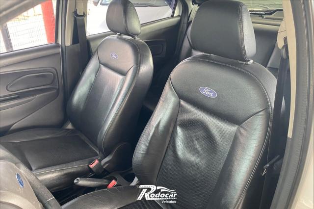 Ford Ka SE 1.5 Branco com couro e rodas - Foto 5