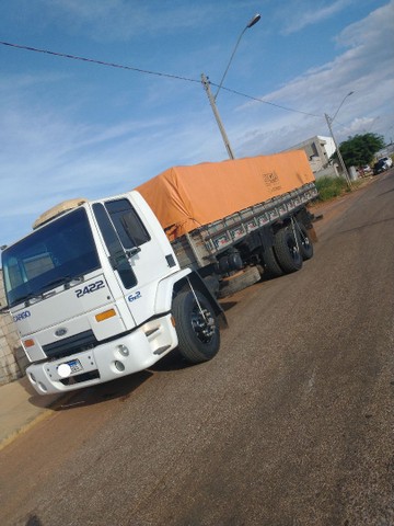 FORD CARGO 2422E