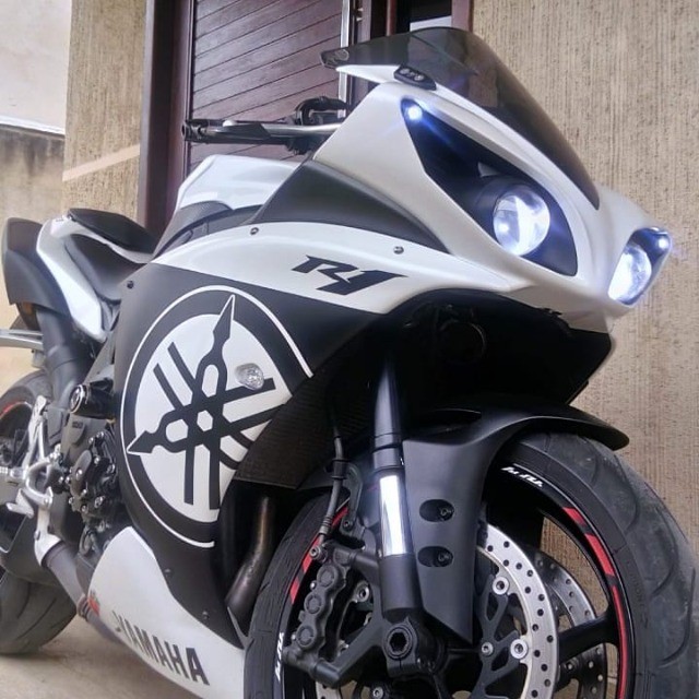 YAMAHA R1 ÚNICA NO BRASIL  VALOR NEGOCIAVÉL 