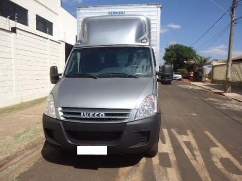 IVECO DAILY 35S14 COM BAÚ ANO 2013