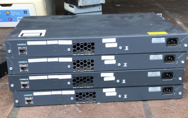 Switch Cisco 2960 24 Pc s 24 portas Poe top em Promoçao  - Foto 2