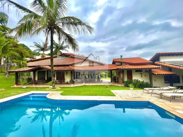 Vila Velha - Linda casa no Vila Velha para venda 2850 M² de terreno- 3 quartos, edícula co