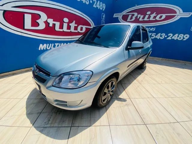 Corsa Hatch Maxx em Sertãozinho Flex 11/12 Prata - Veículos da Vem Car  Veículos