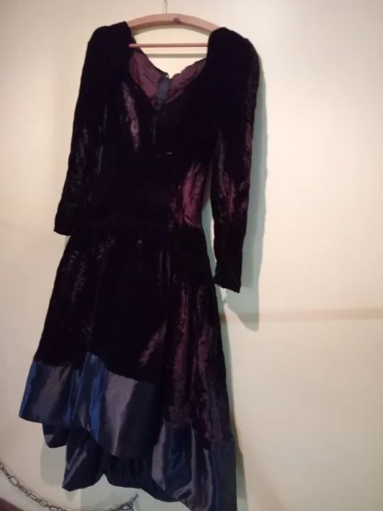 Vestido tamanho P, adolescente, preço de cada um