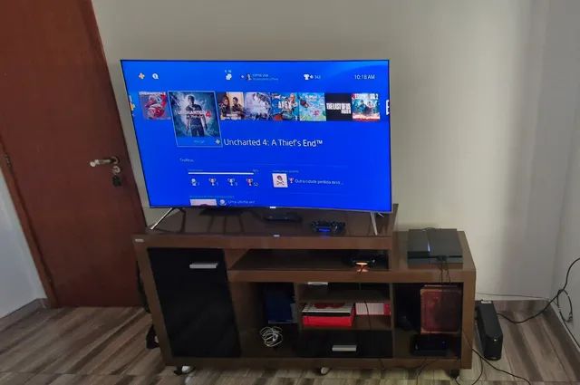 Playstation 4 mais 2 controles e jogos originais em mídia física 