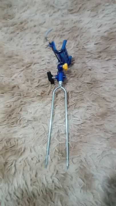Suporte para vara de pesca novo