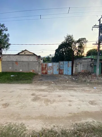 Vendo Terreno no centro de Tingua