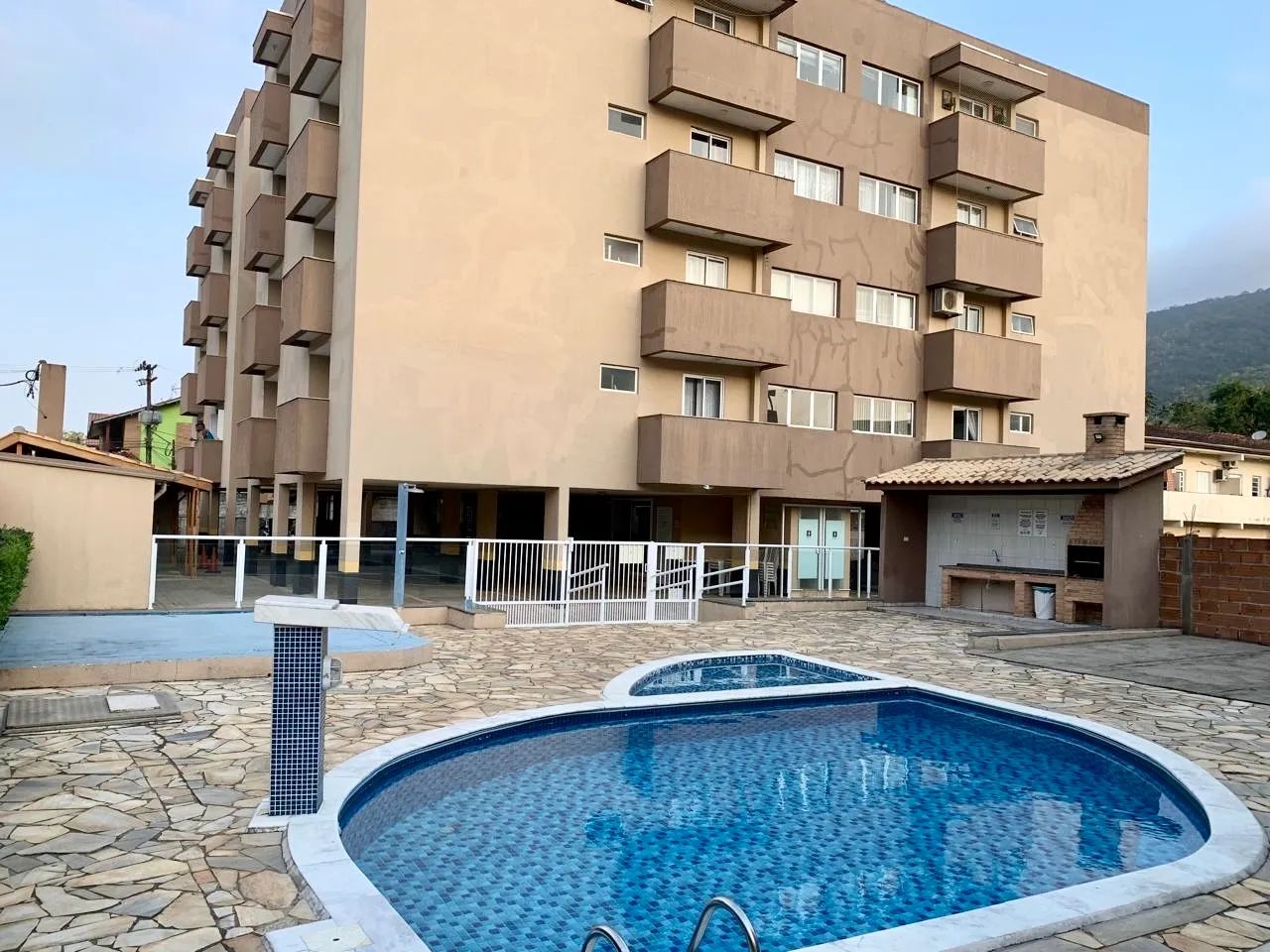 Apartamento Temporada - 2 Quartos(1 suíte)- Piscina, 