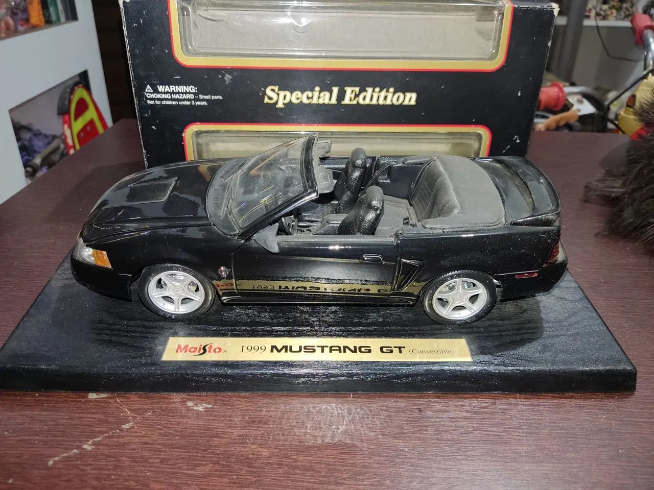 Carro de Brinquedo Ford Mustang GT 1999 - Maisto - Edição Especial - Foto 2