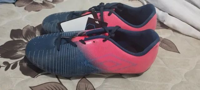 Chuteira campo umbro 