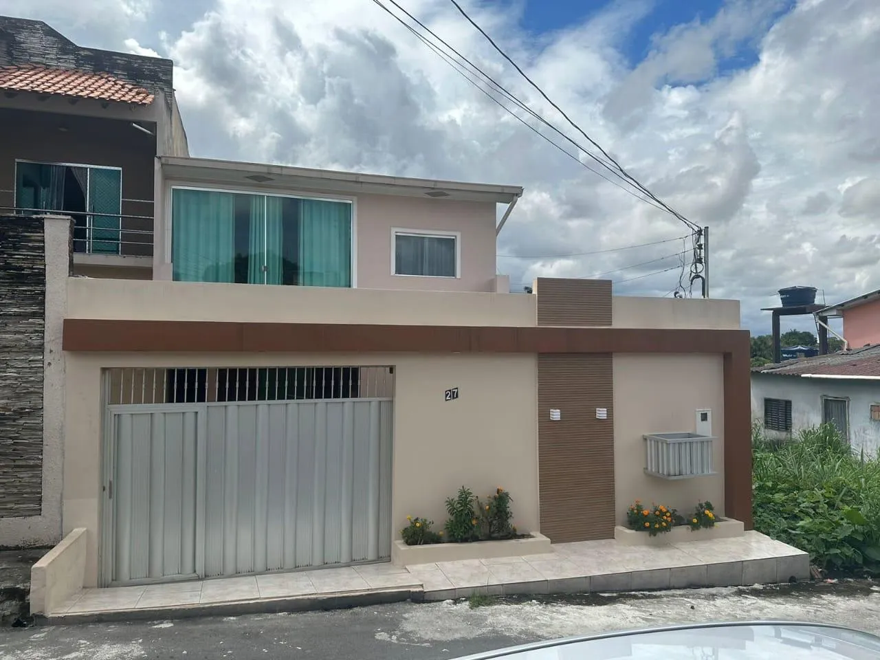 Casa Dúplex de 4 Qrts sendo 3 suítes - Lirio do Vale/-