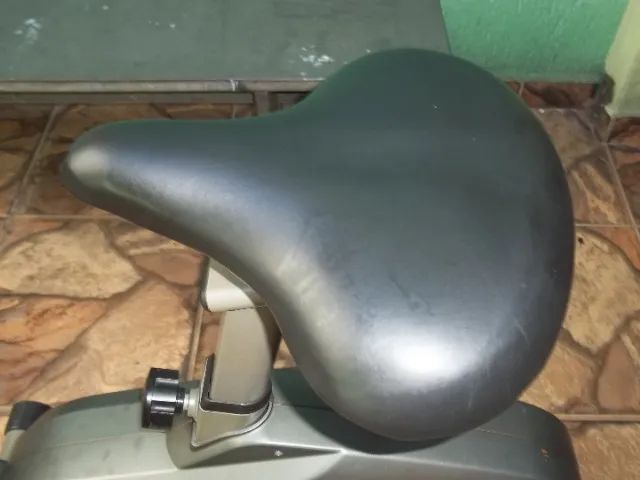 Até 10x sem juros - Bicicleta Ergométrica Eletromagnética Vertical - Profissional  - Foto 4